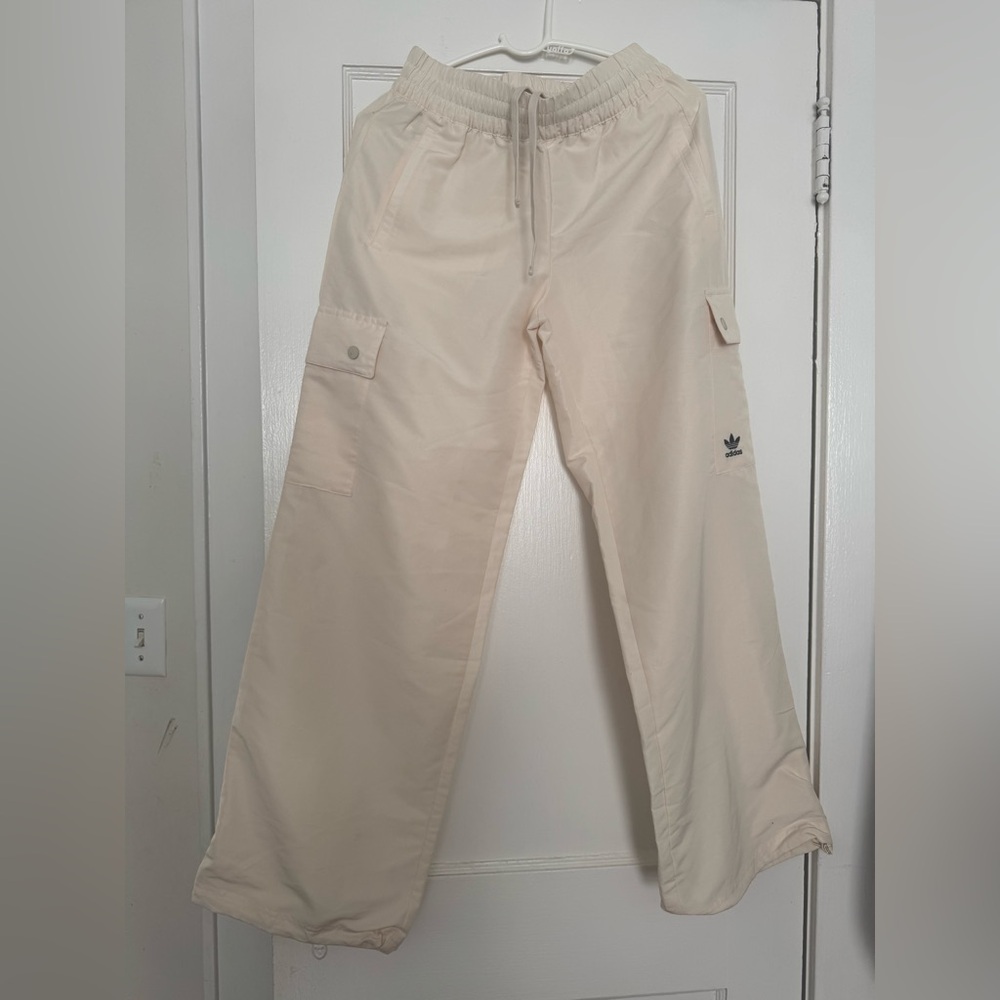 ADIDAS Originals Women's Essentials Woven Cargo Pants 🎃